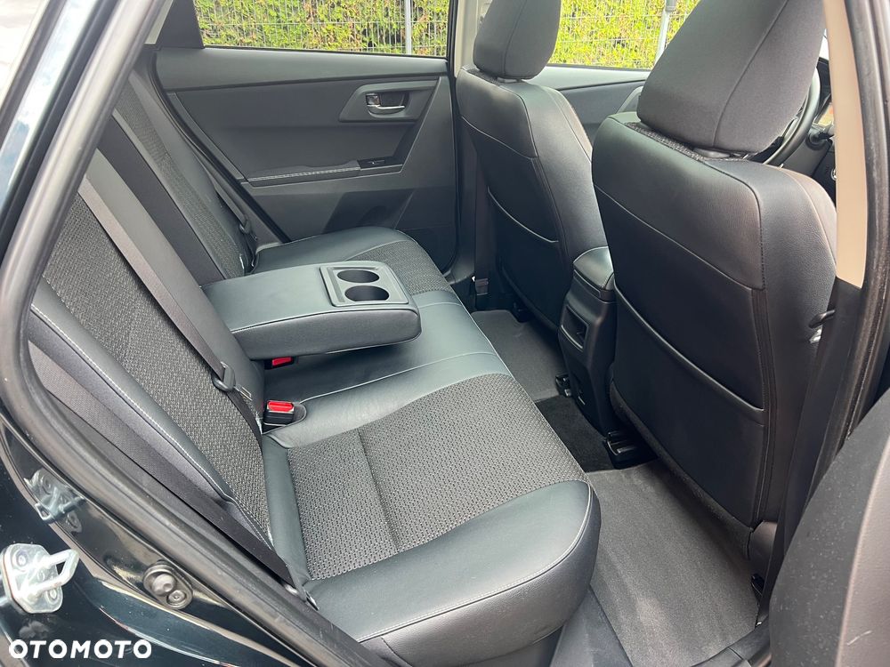 Toyota Auris 1.8 HSD Luna - 22