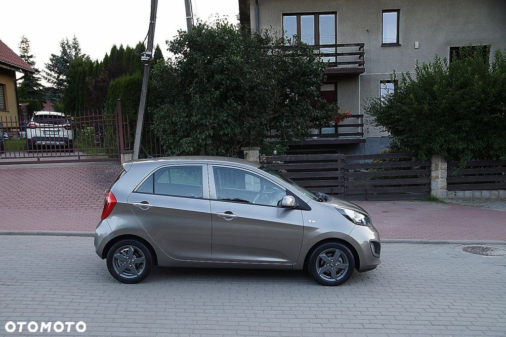Kia Picanto 1.0 Dream Team Edition - 8