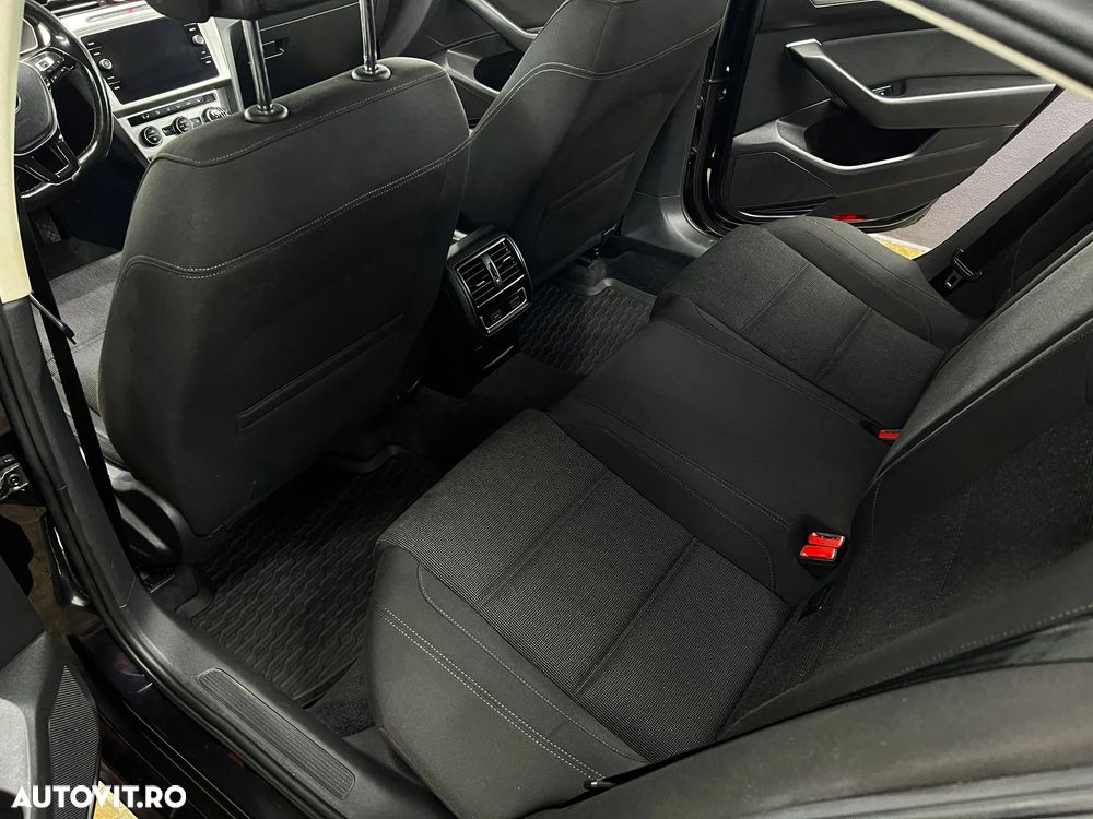 Volkswagen Passat 2.0 TDI Comfortline - 18