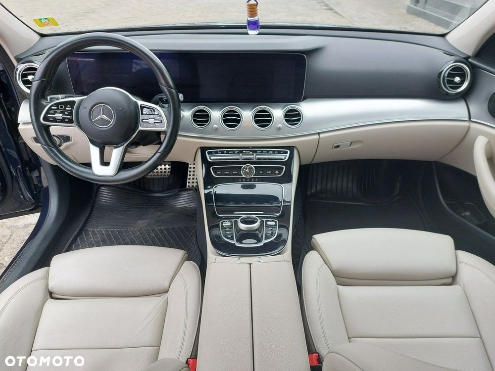 Mercedes-Benz Klasa E - 17