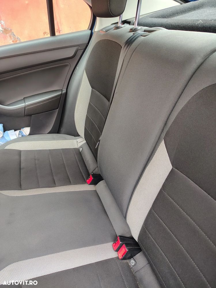 Skoda RAPID 1.2 TSI Active - 9