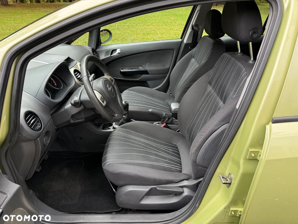 Opel Corsa 1.4 16V Innovation - 15