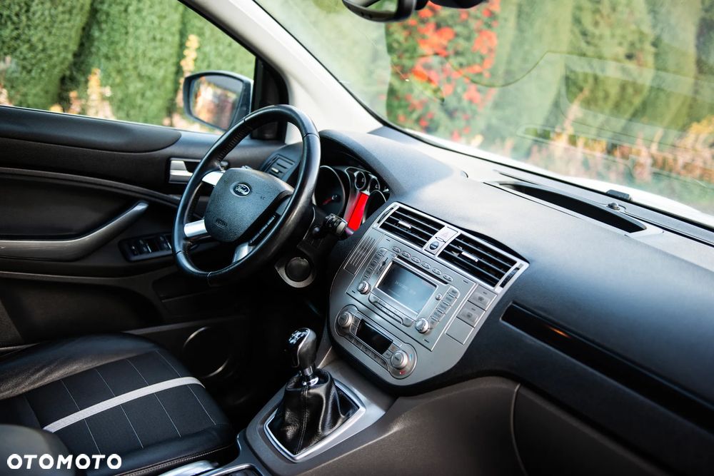 Ford Kuga 2.0 TDCi 4x4 Titanium - 28