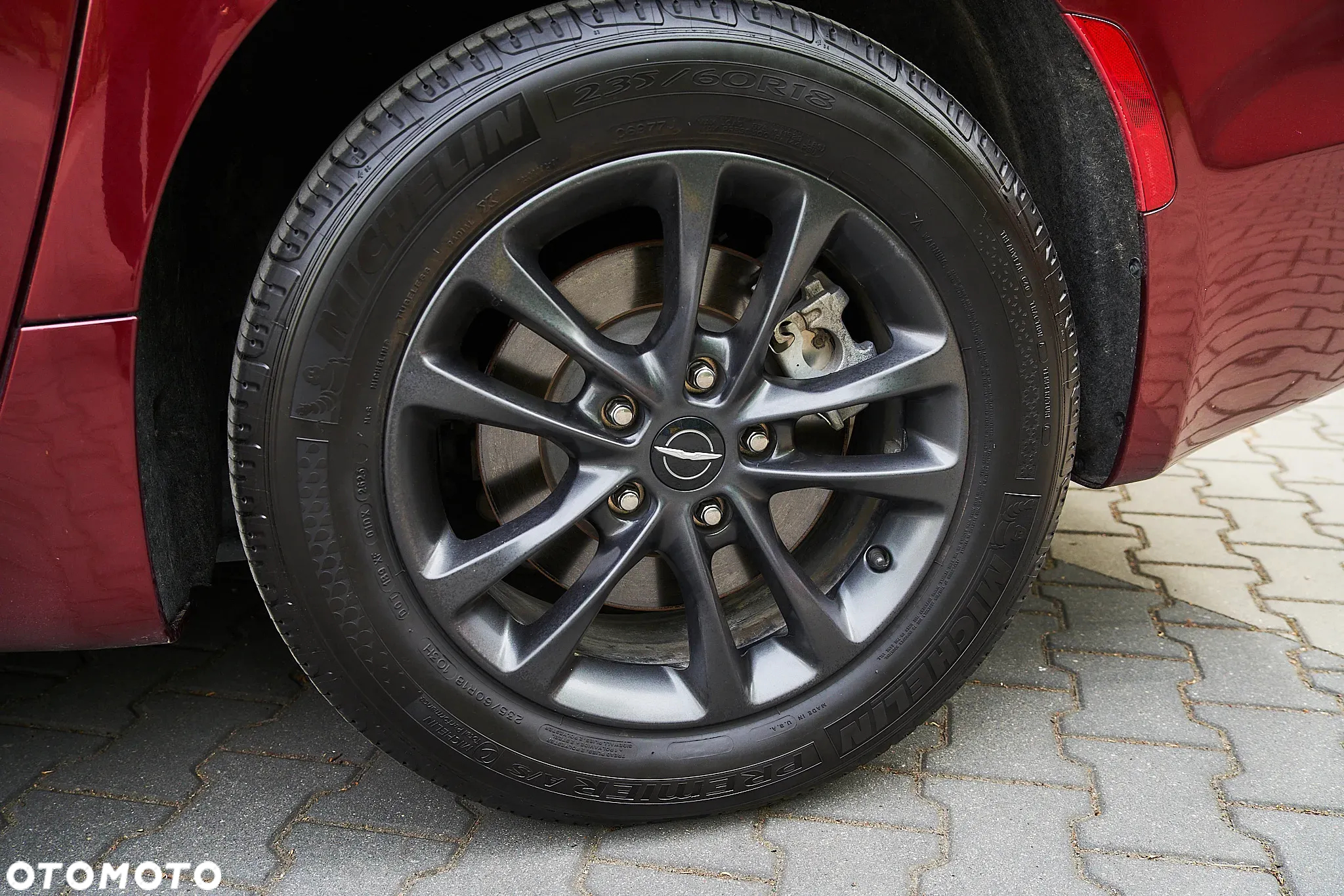 Chrysler Pacifica - 28