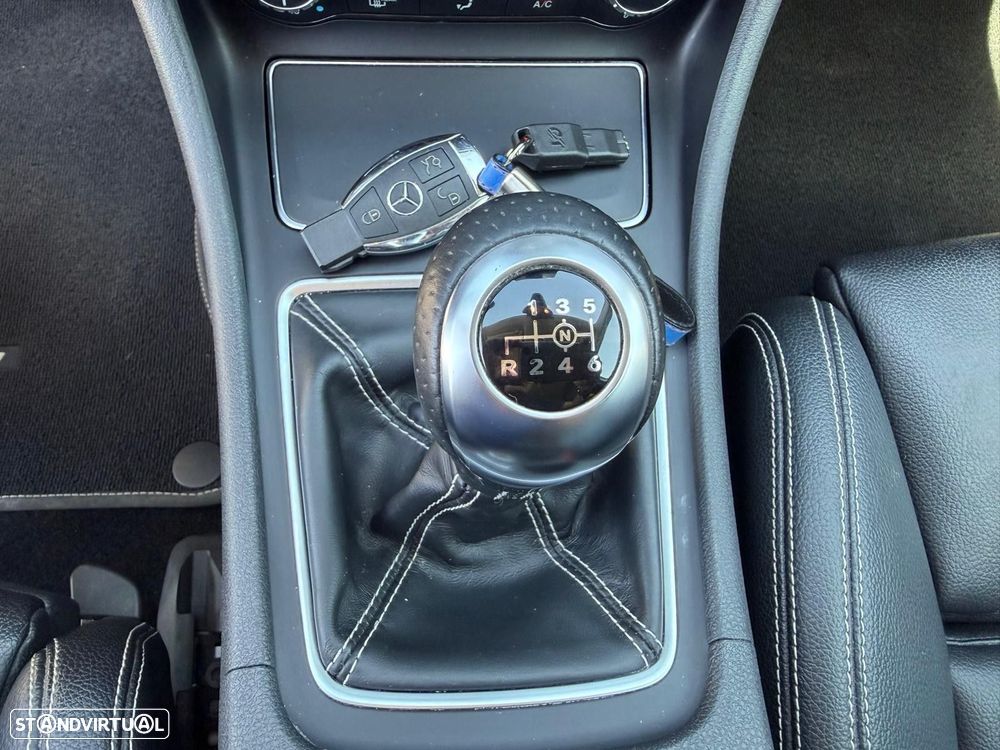 Mercedes-Benz GLA 180 AMG Line - 25