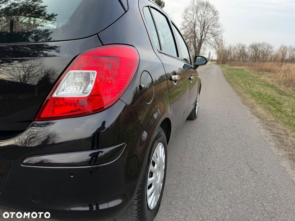 Opel Corsa 1.4 16V Active - 11