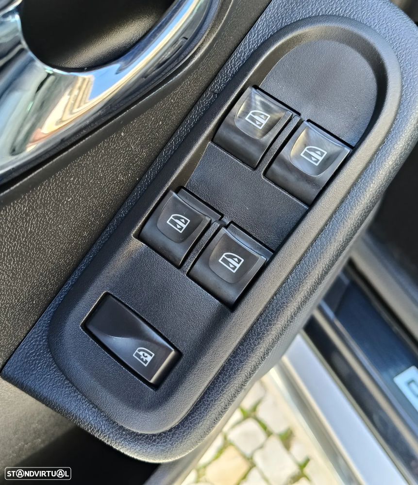 Dacia Duster 1.5 dCi Prestige 135g 4WD - 12