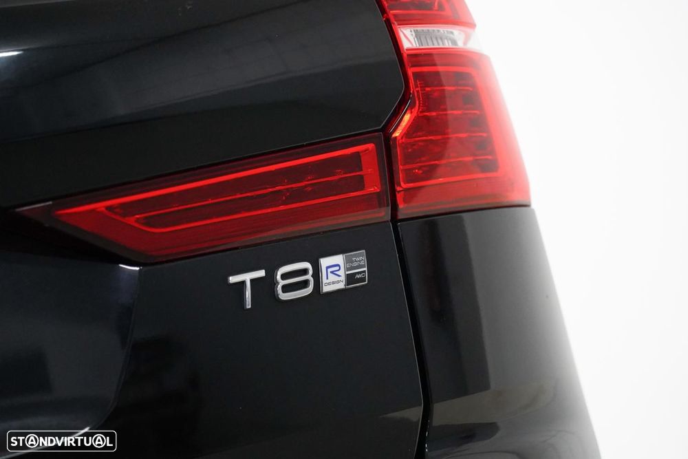 Volvo XC 60 2.0 T8 PHEV R-Design AWD - 19