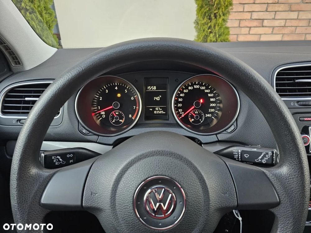 Volkswagen Golf - 22