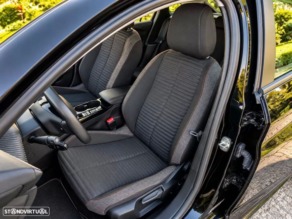 Peugeot e-208 50 kWh Active Pack — fotografia 12