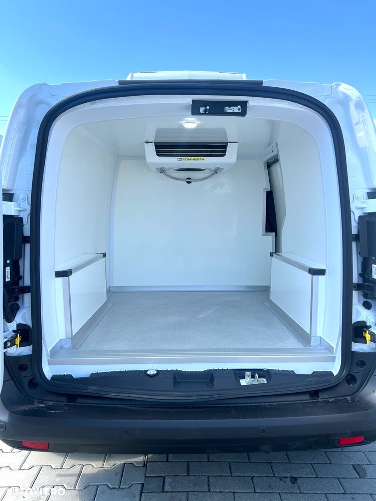 Ford COURIER - 5
