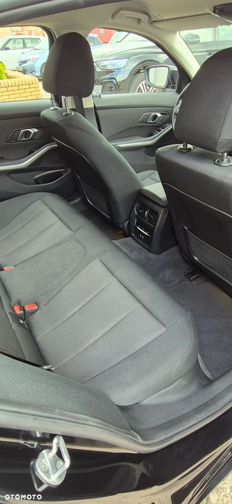 BMW Seria 3 318i Advantage - 21