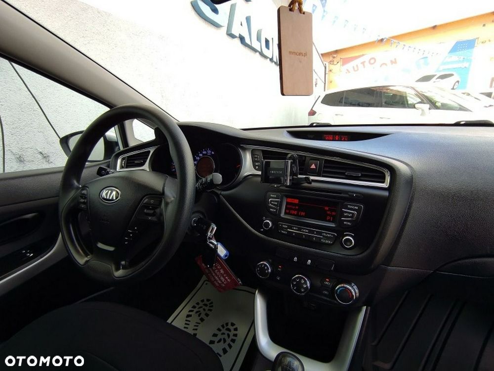 Kia Ceed - 12