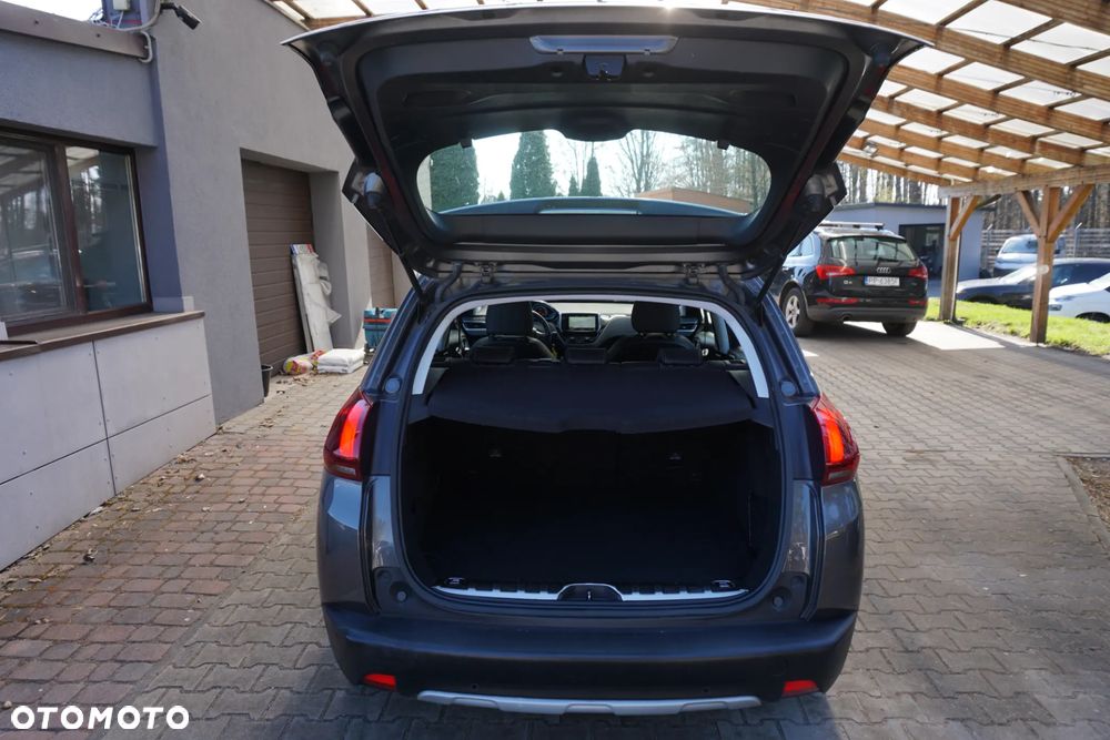 Peugeot 2008 1.2 Pure Tech Allure S&S - 5