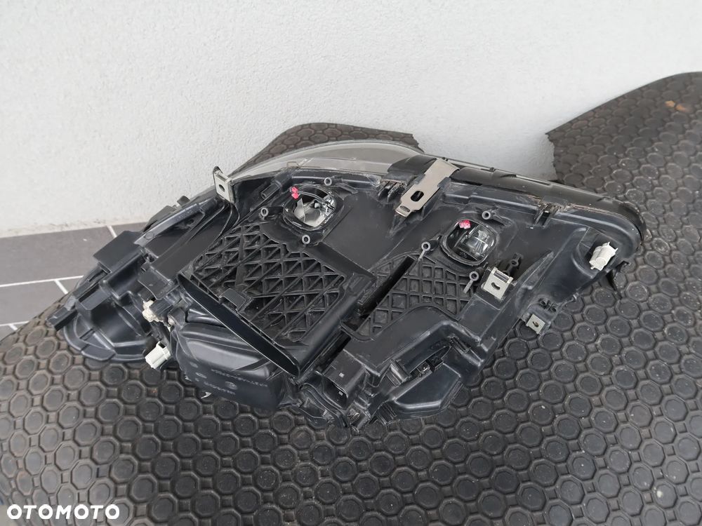 Lampa BMW F10 F11 Xenon 7317132-11 - 4