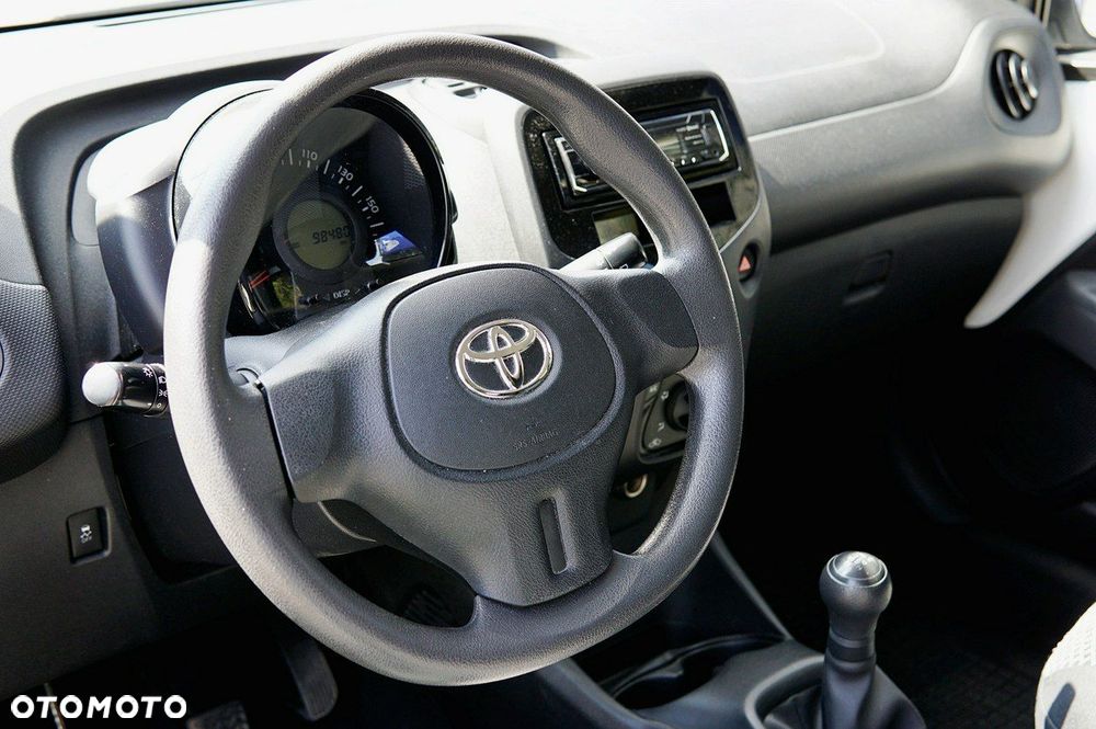 Toyota Aygo x - 9
