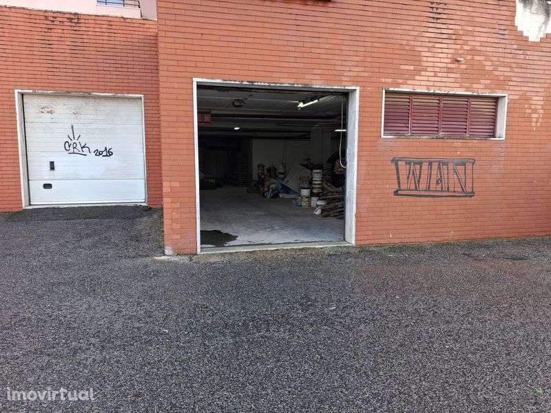 2 lugares de estacionamento em garagem no Cacem - Grande imagem: 5/6