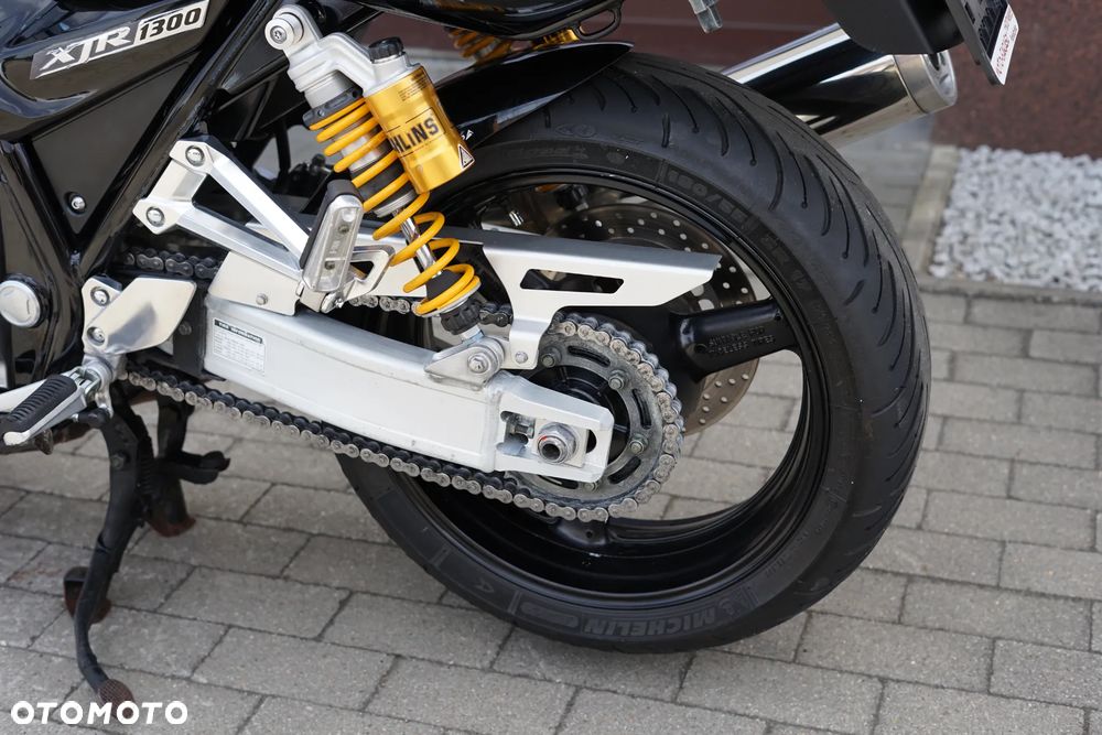 Yamaha XJR - 26