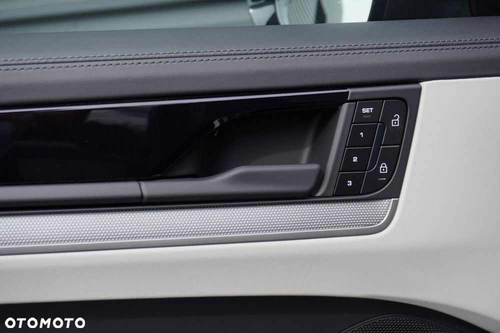 Porsche Cayenne S - 8