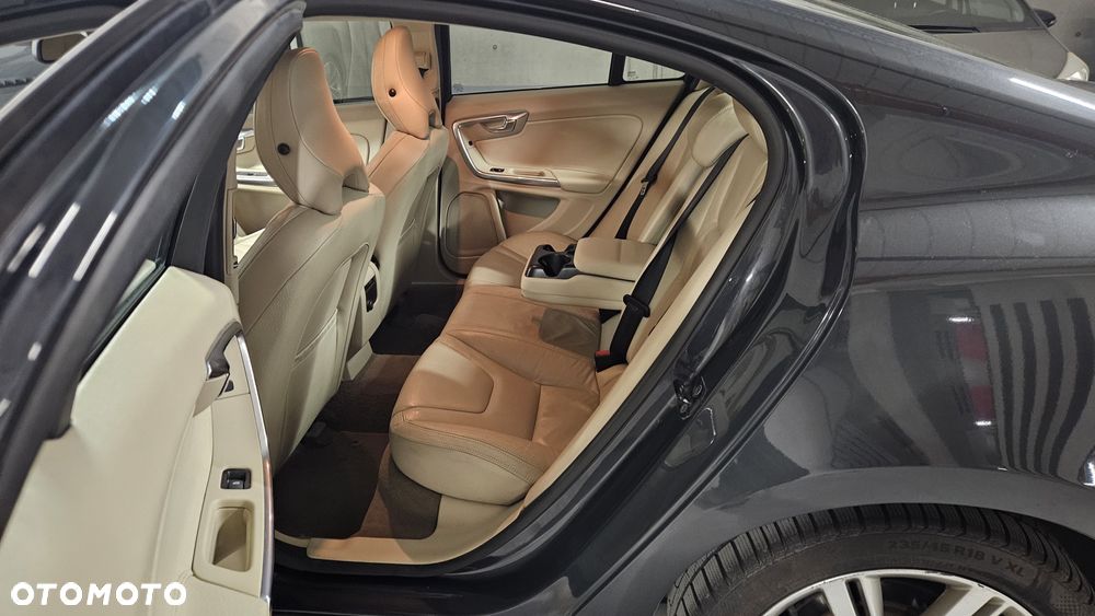 Volvo S60 D3 Momentum - 11