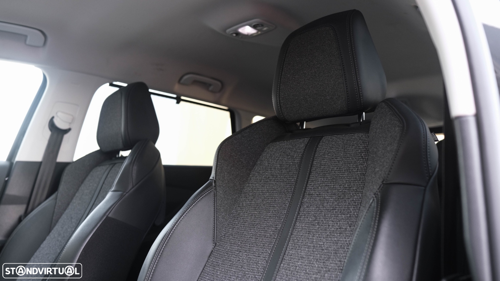 Peugeot 5008 1.5 BlueHDi Allure Pack EAT8 - 26