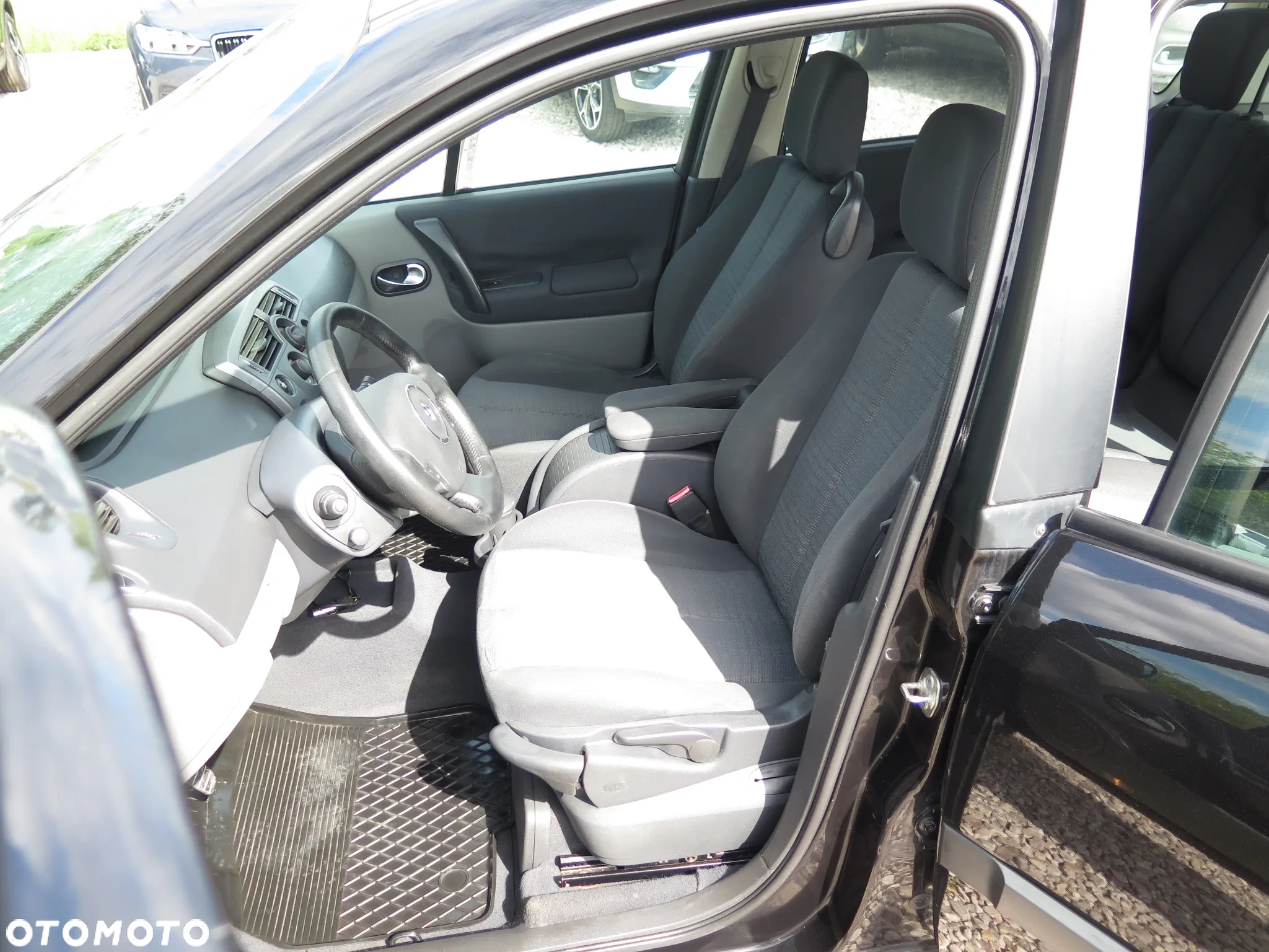 Renault Scenic 1.6 16V 110 Authentique - 16