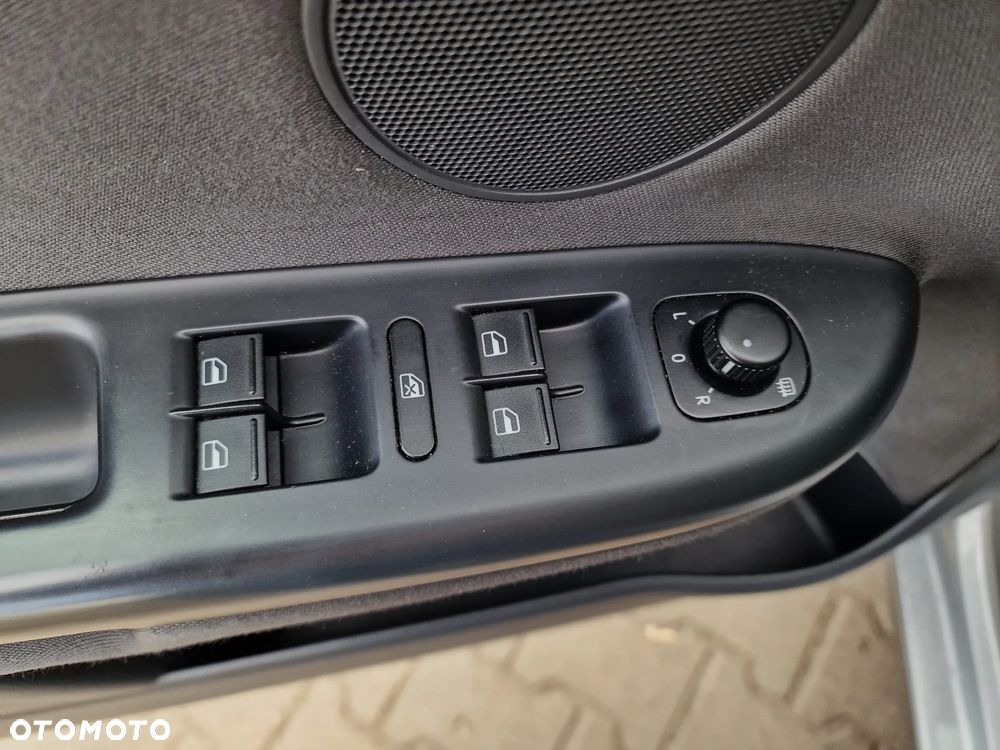 Volkswagen Golf Plus 1.6 TDI DPF DSG Life - 32