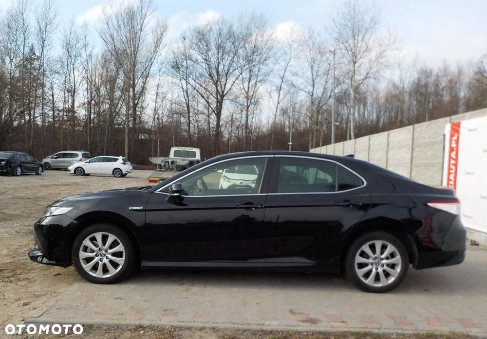 Toyota Camry - 5