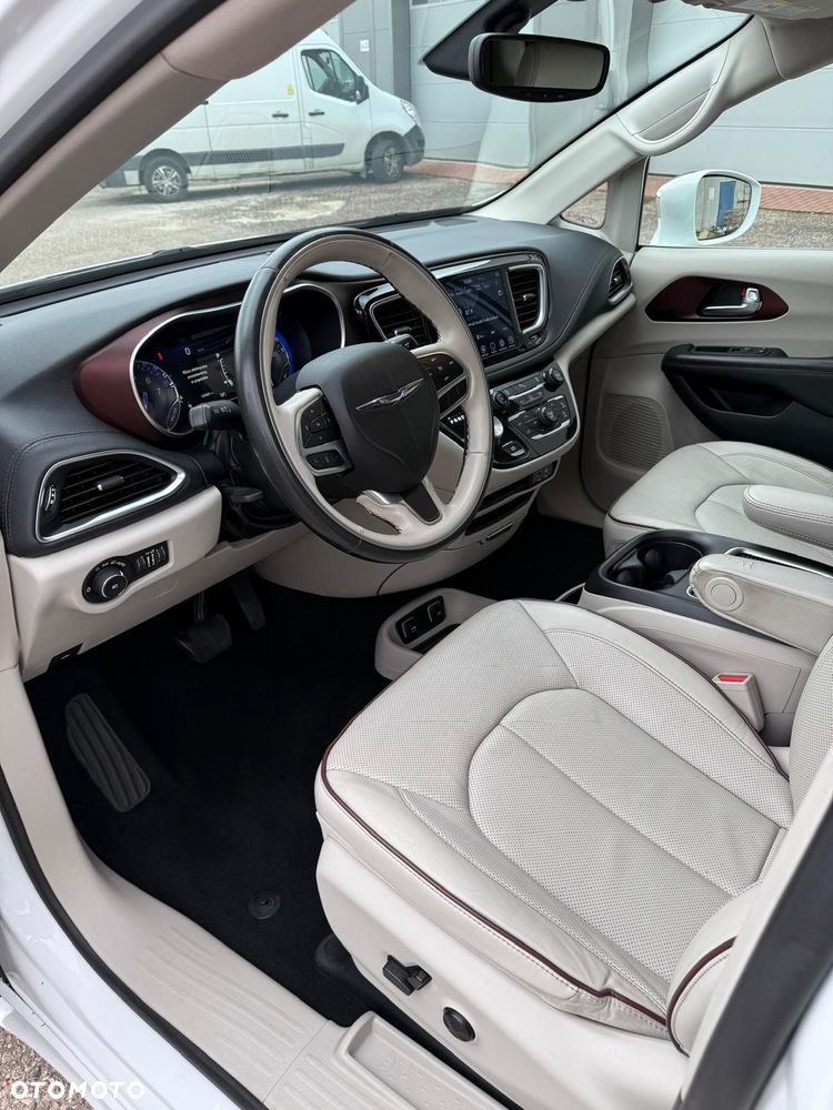 Chrysler Pacifica - 19