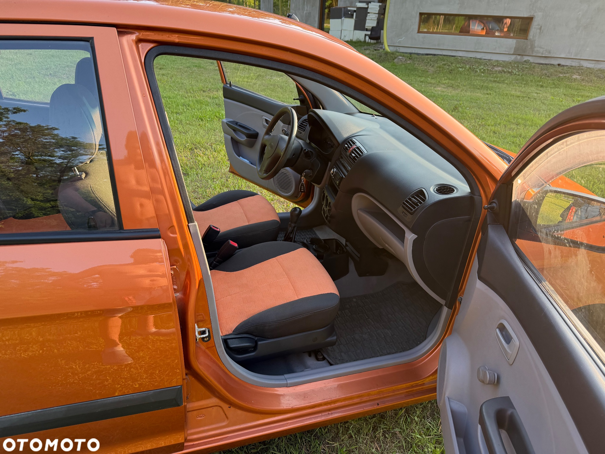 Kia Picanto 1.0 (air2 swo) / Family + - 7