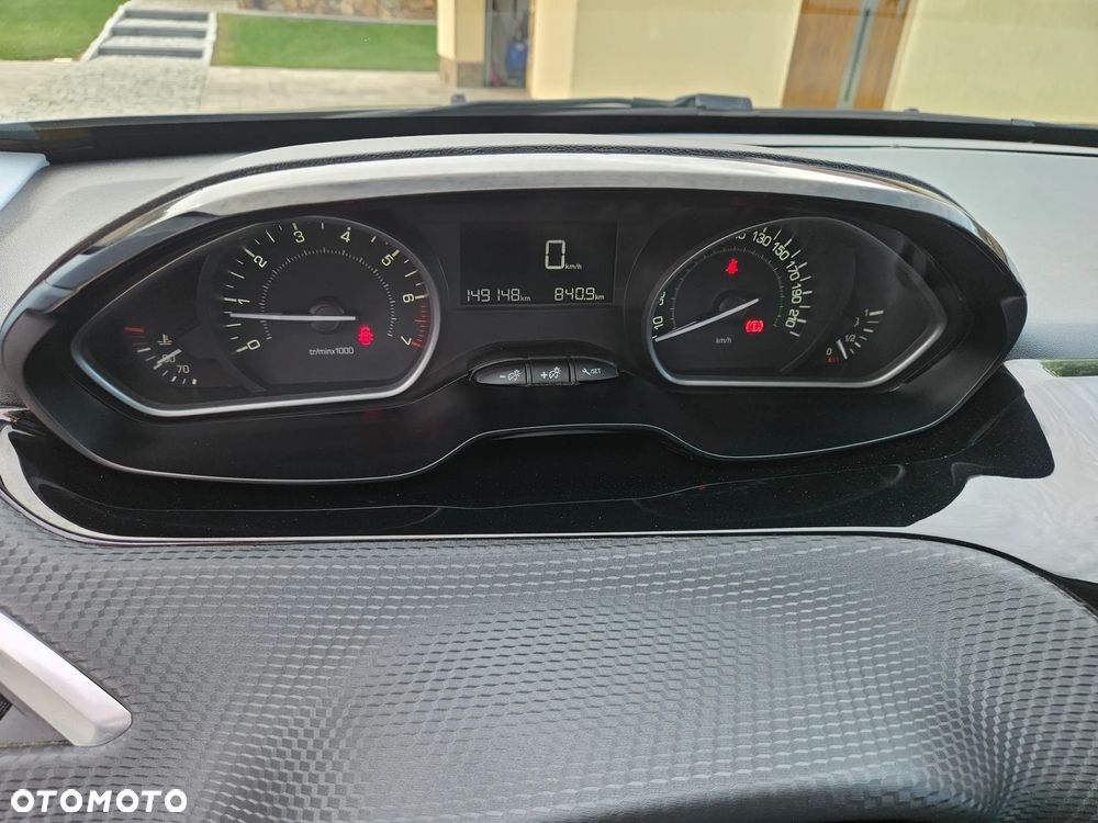 Peugeot 2008 1.2 Pure Tech Signature - 30