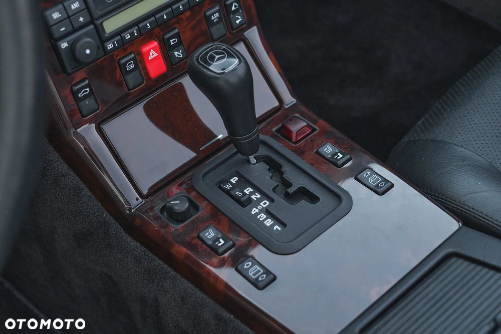 Mercedes-Benz SL 320 - 26