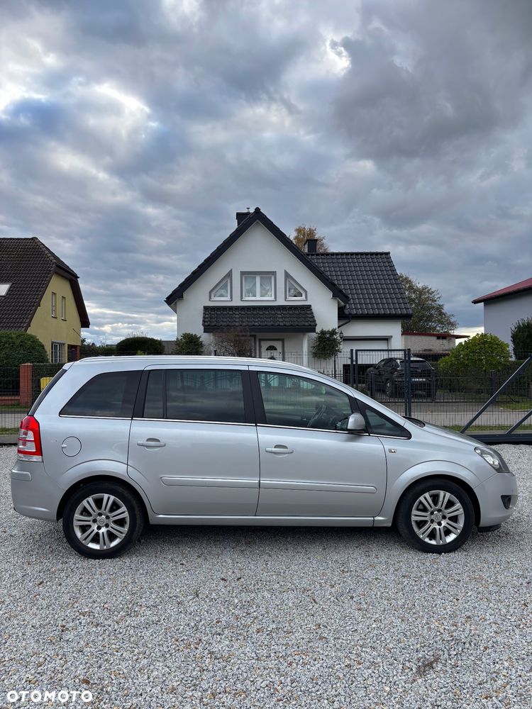 Opel Zafira 2011 photo 4