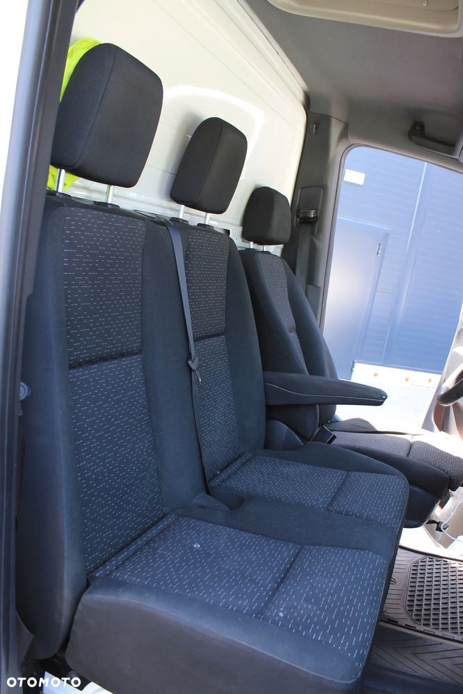 Mercedes-Benz Sprinter - 15