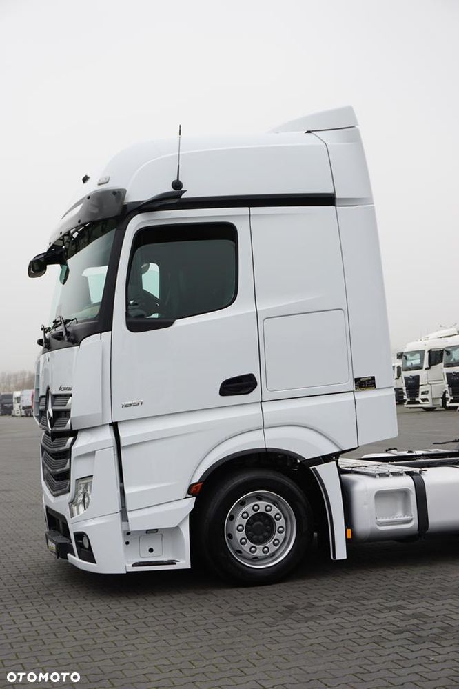 Mercedes-Benz ACTROS / 1851 / E 6 / MP 5 / ACC / MEGA / LOW DECK / RETARDER / BIG SPACE - 29