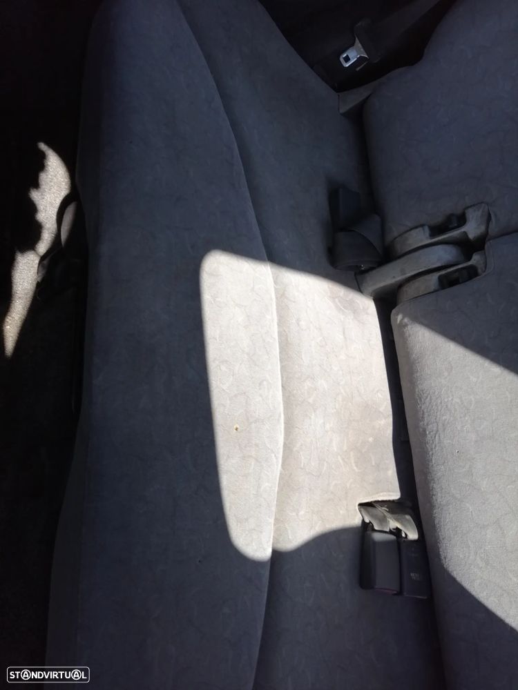 Toyota Yaris 1.0 Base - 8