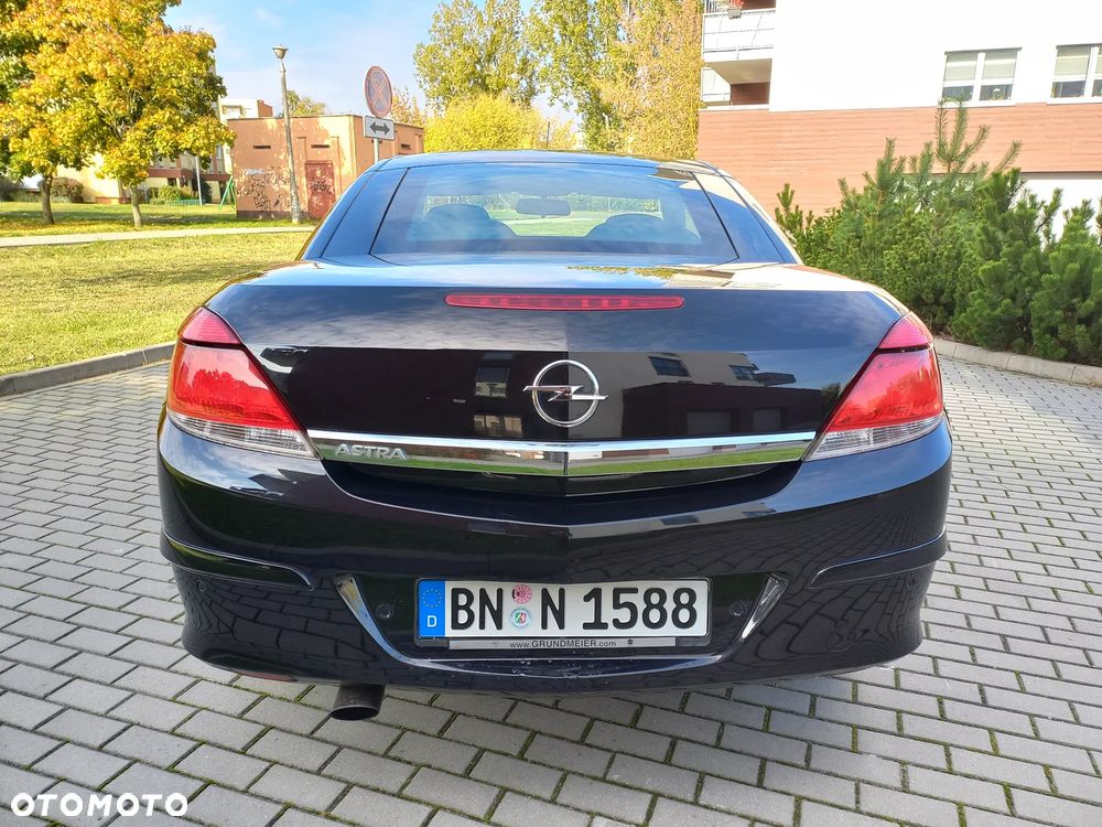 Opel Astra 1.8 Edition 111 Jahre - 12