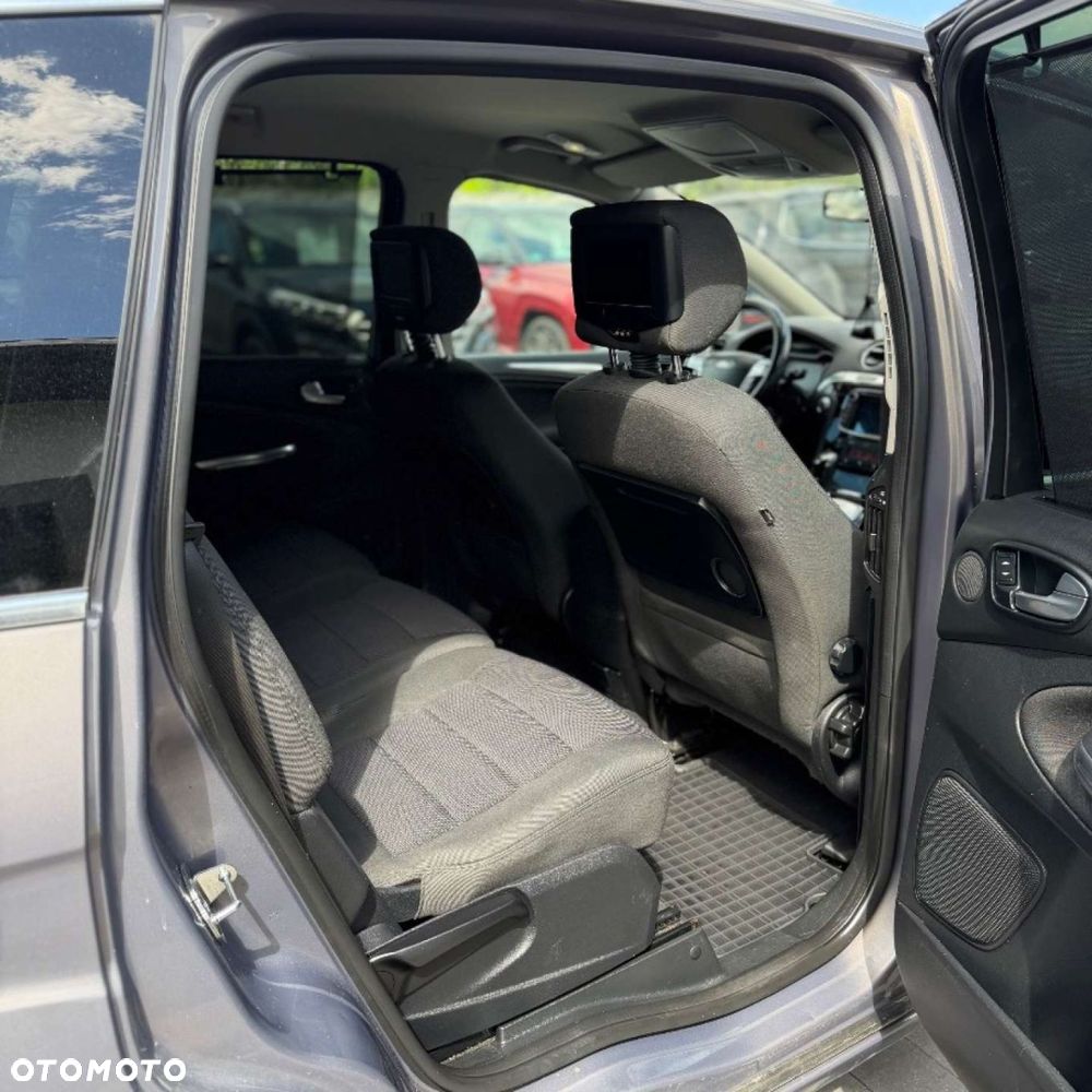 Ford S-Max - 33