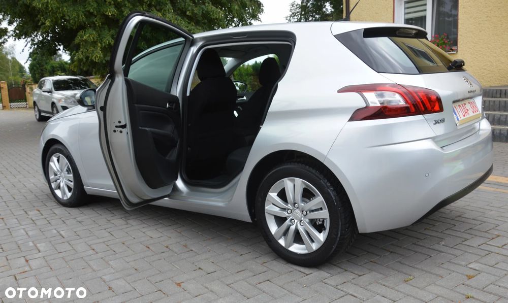 Peugeot 308 - 33
