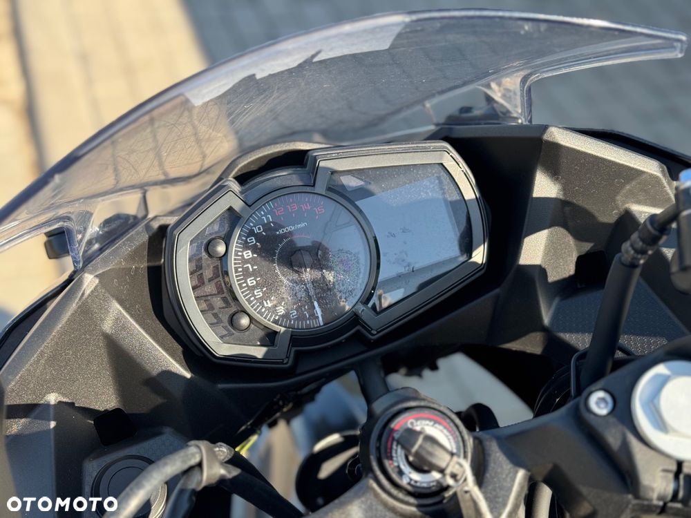 Kawasaki Ninja 400 - 13