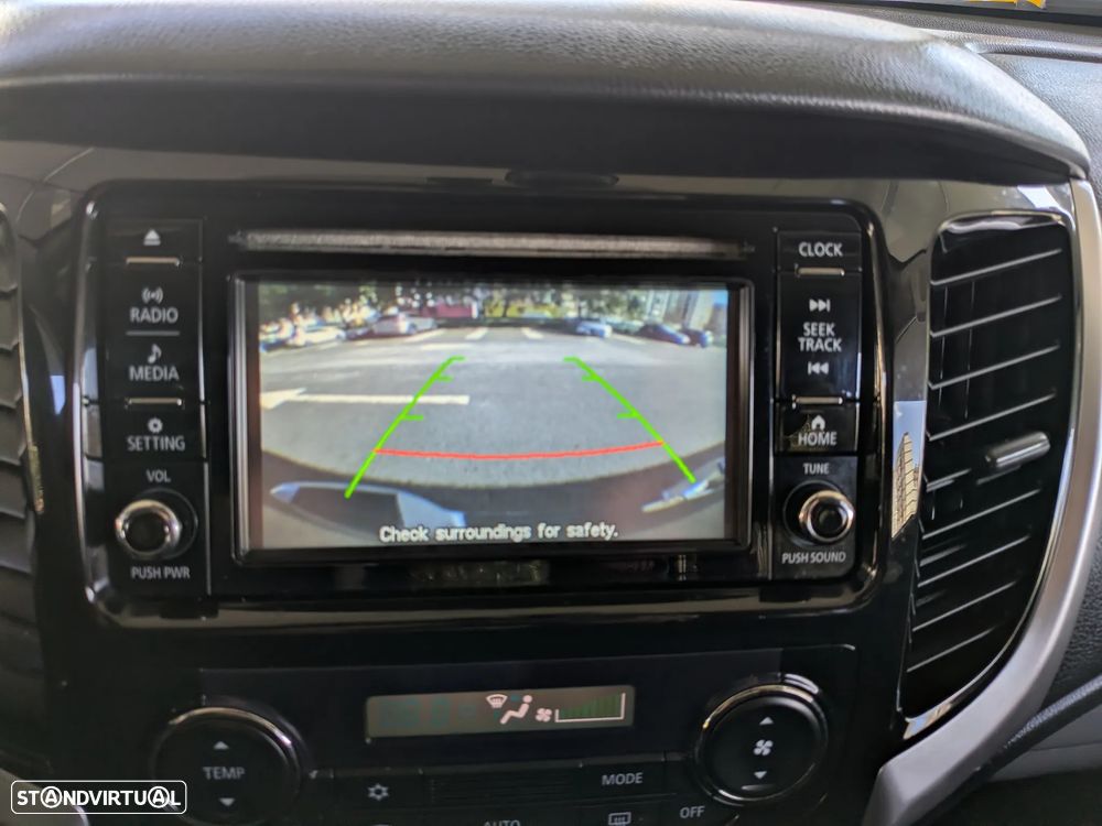 Mitsubishi L200 2.4 DI-D CD Instyle Strakar 4WD - 12