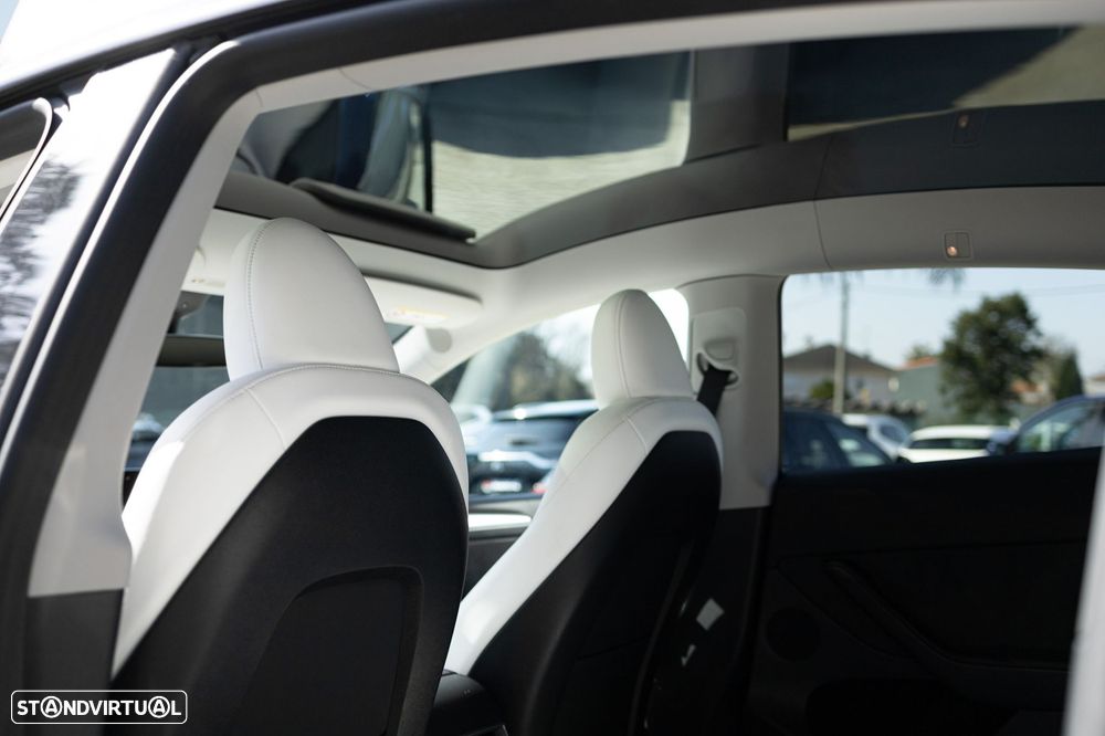 Tesla Model Y Long Range Dual Motor AWD - 7