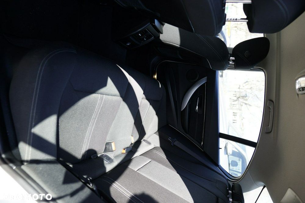 BMW Seria 3 318i Sport Line - 11