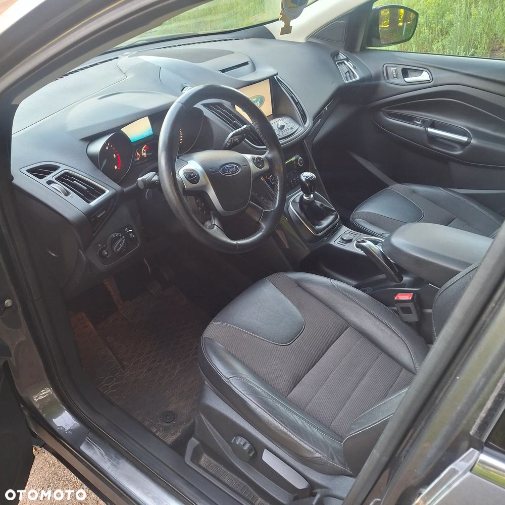 Ford Kuga 2.0 TDCi 4x4 Titanium - 4