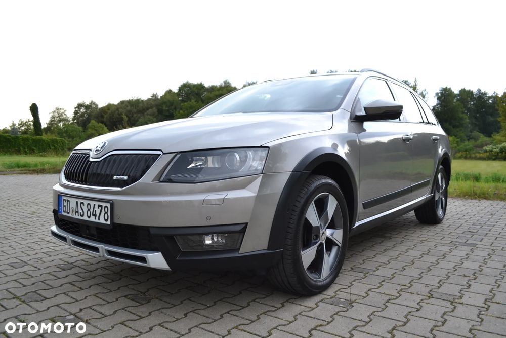Skoda Octavia Combi 2.0 TDI 4x4 DSG Scout - 9