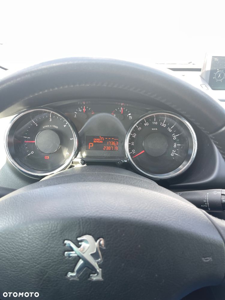 Peugeot 3008 1.6 BlueHDi Active S&S EAT6 - 10