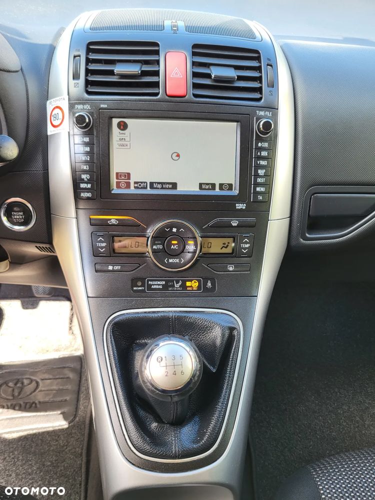 Toyota Auris 1.6 Valvematic Executive - 23