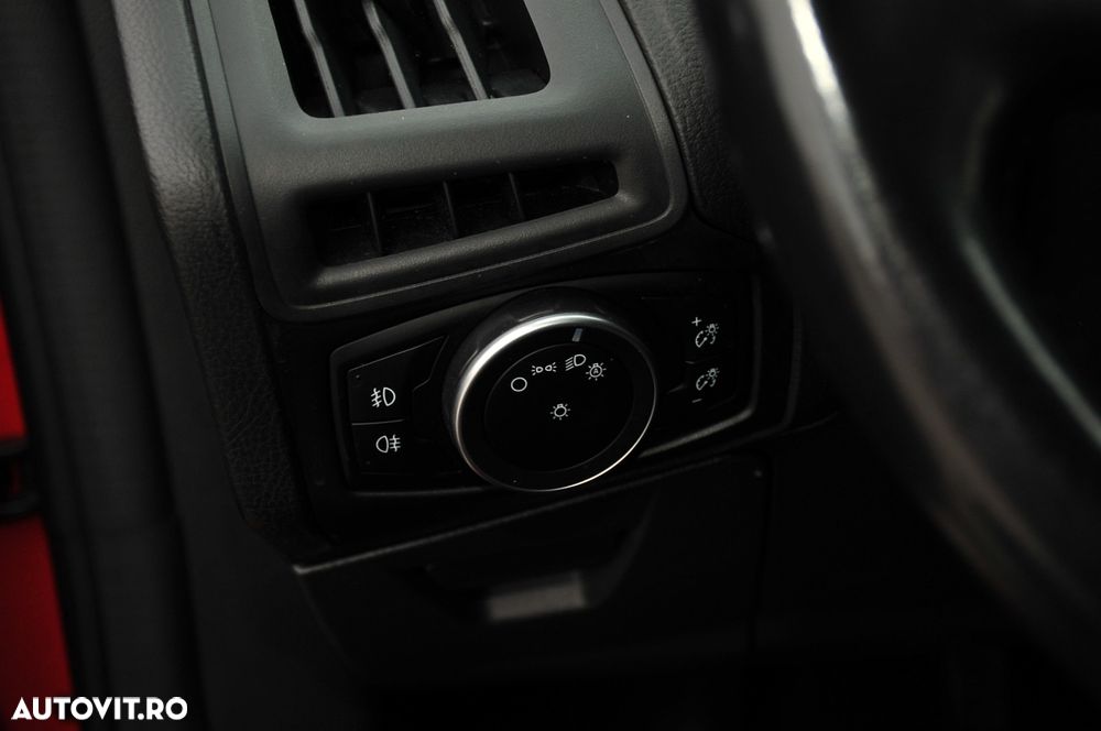 Ford Focus Turnier 1.5 EcoBlue Start-Stopp-System ST-LINE STYLE - 17