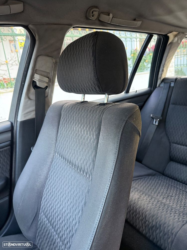 BMW 320 d Touring - 15