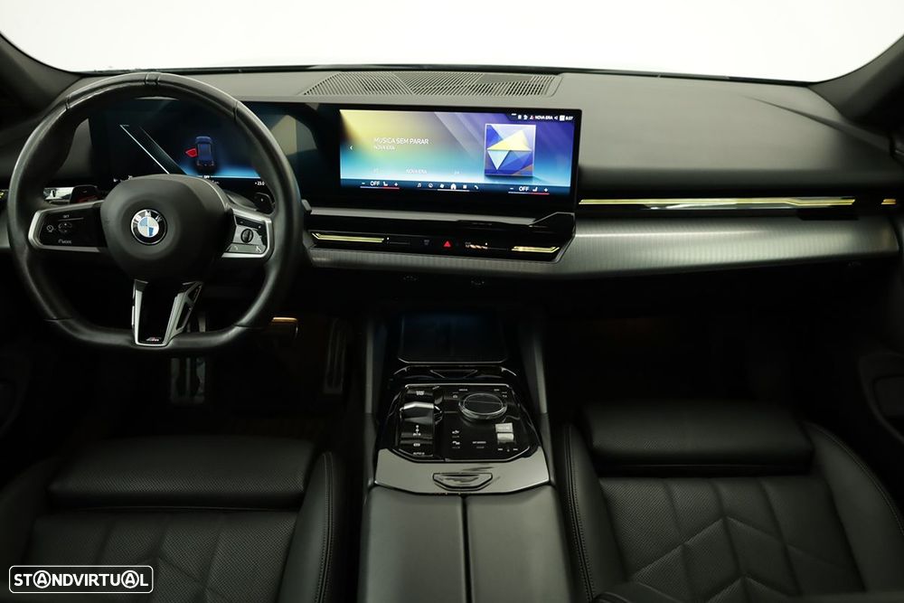 BMW 520 d Pack Desportivo M - 8